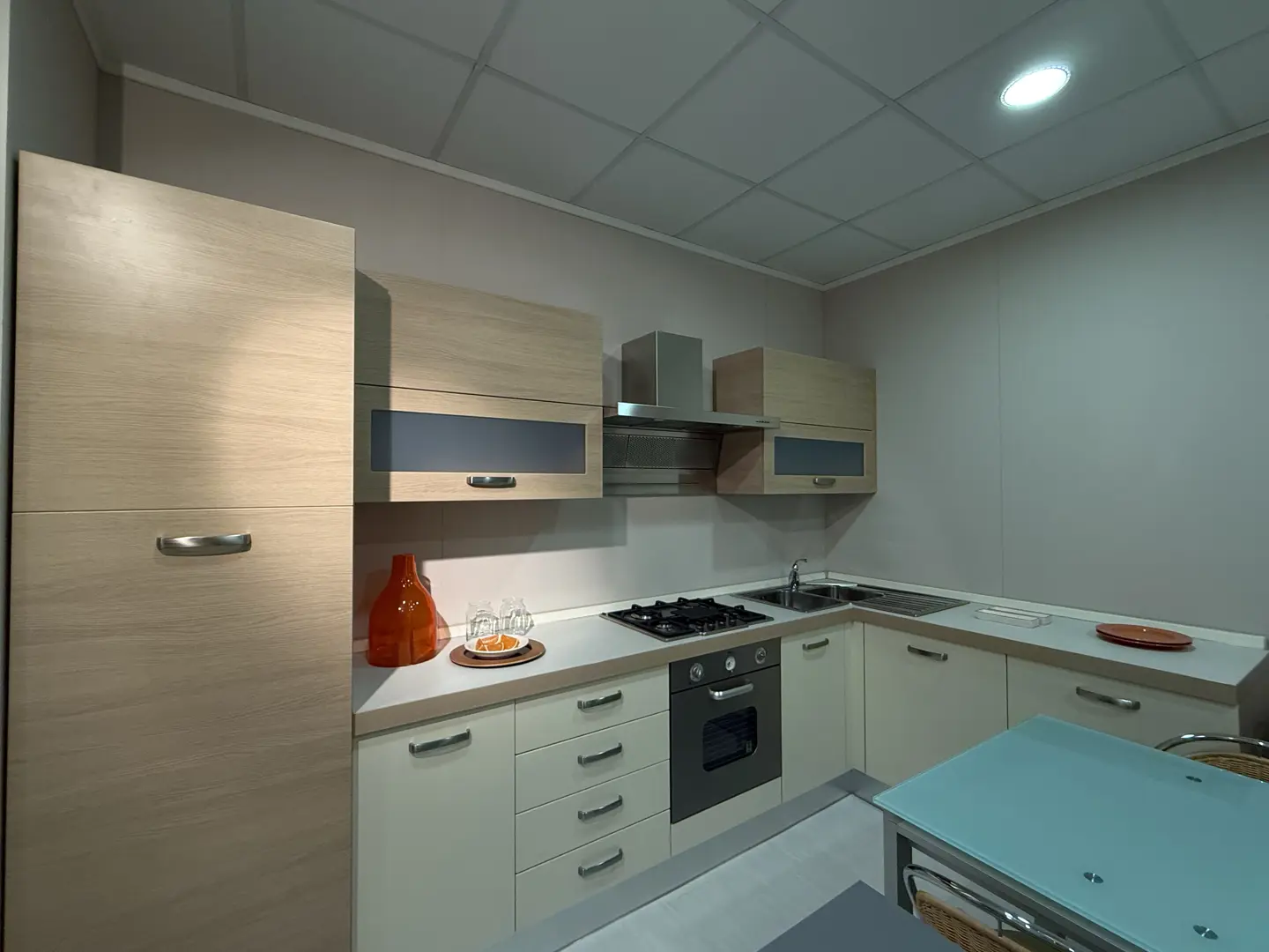 Cucina con lavello ad angolo