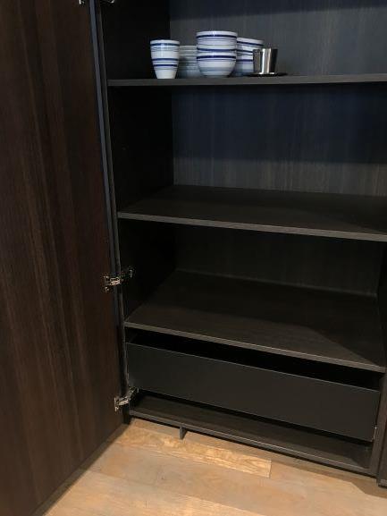 Cucina Isola BLADE + Colonne FRAME Modulnova