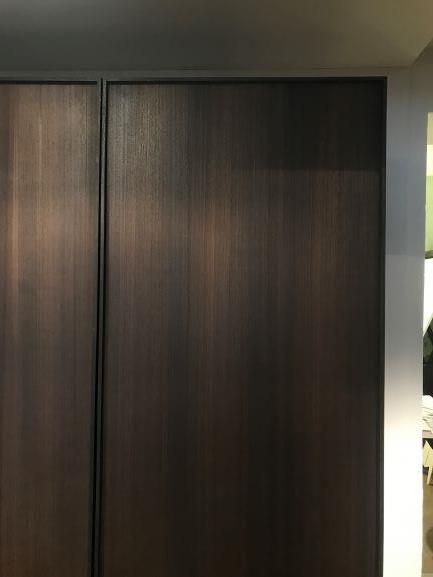 Cucina Isola BLADE + Colonne FRAME Modulnova