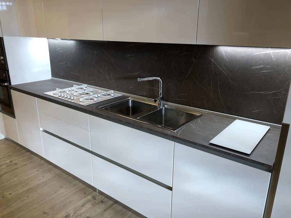 CUCINA MODELLO DELINEA - SCAVOLINI