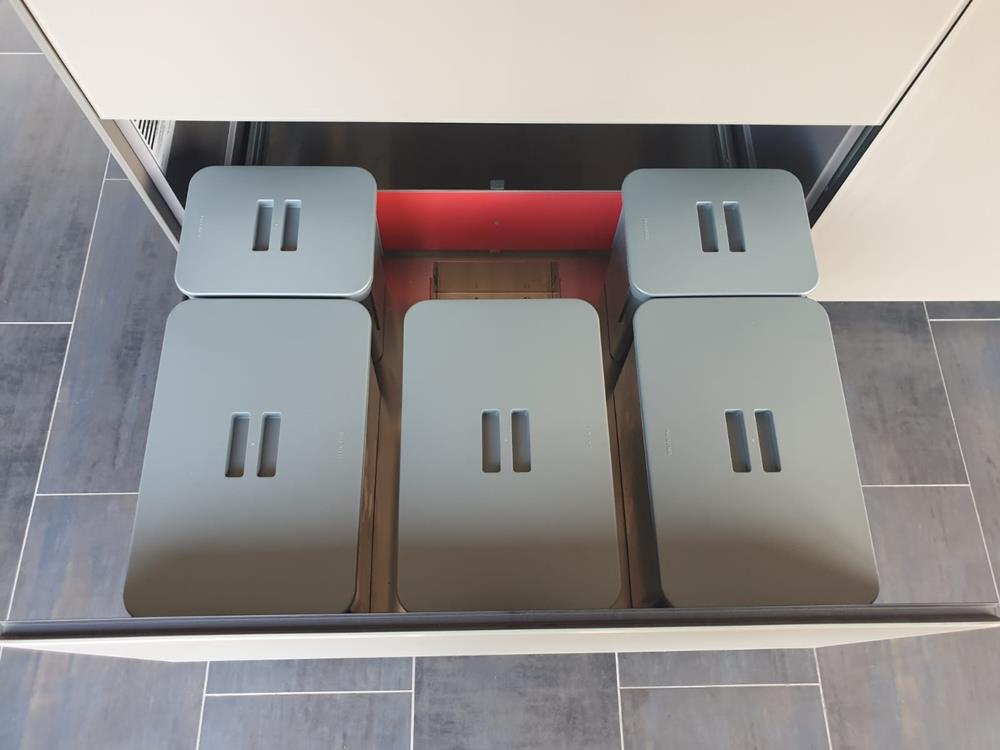 VALCUCINE Genius Loci VETRO con boiserie e colonne