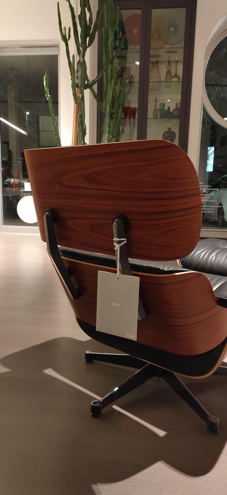 Vitra Lounge Chair & ottoman 