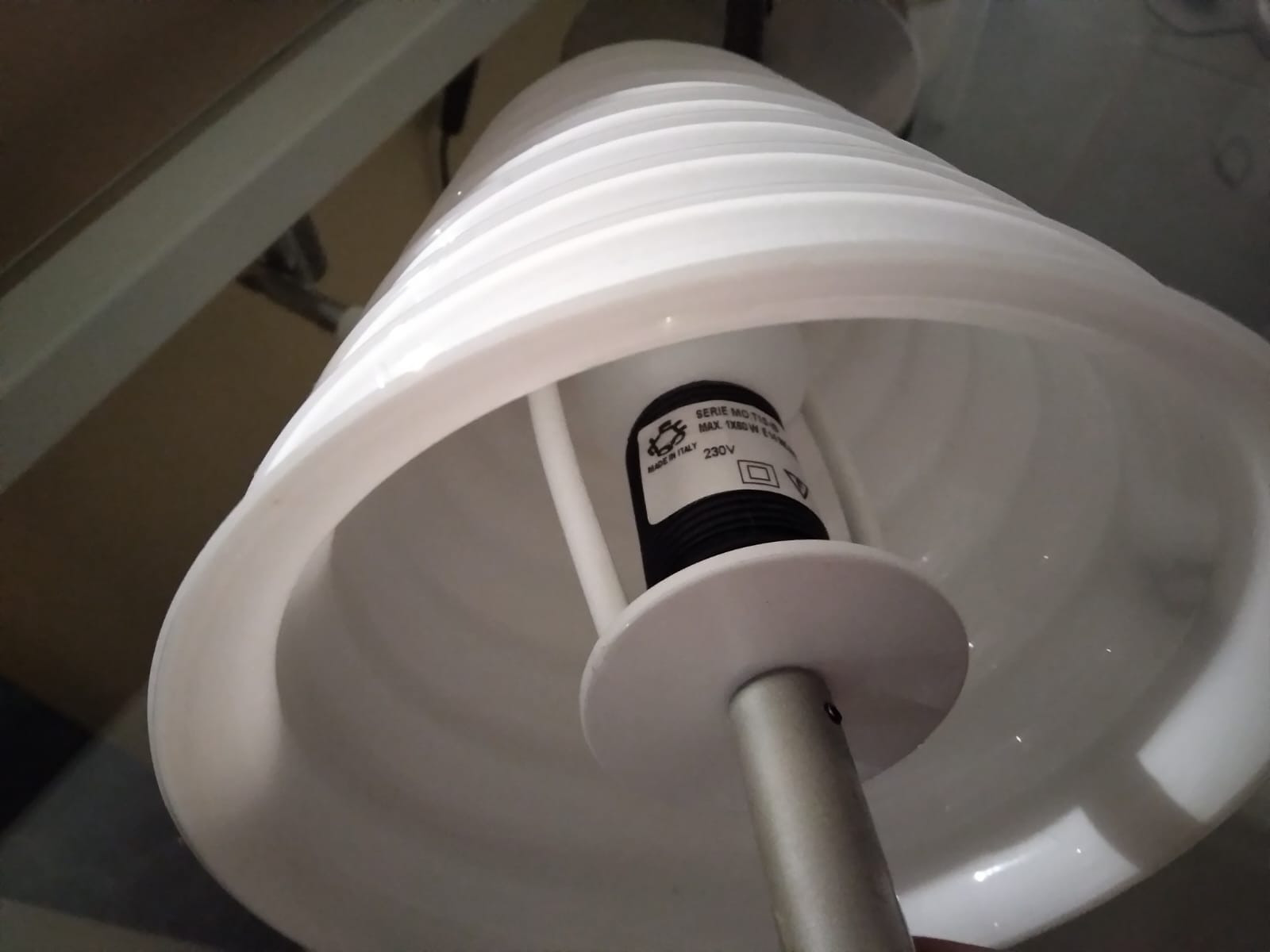 Lampada da tavolo LEUCOS di Selfor