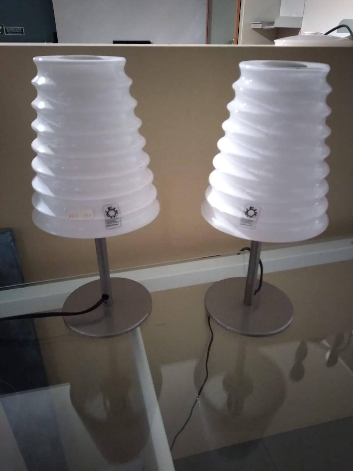 Lampada da tavolo LEUCOS di Selfor