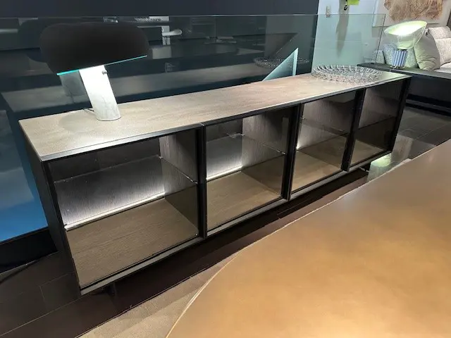 Credenza Blade