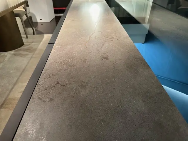 Credenza Blade