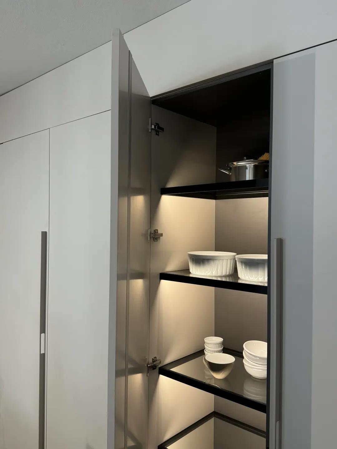 composizione cucina con COLONNE RIENTRANTI 