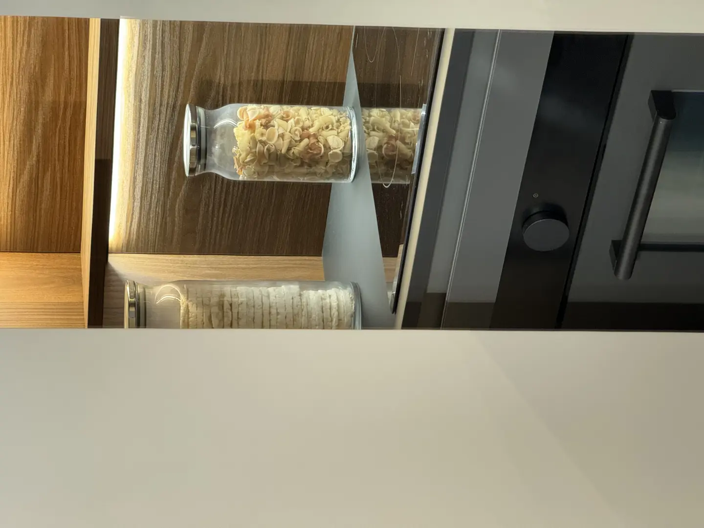 composizione cucina con COLONNE RIENTRANTI 