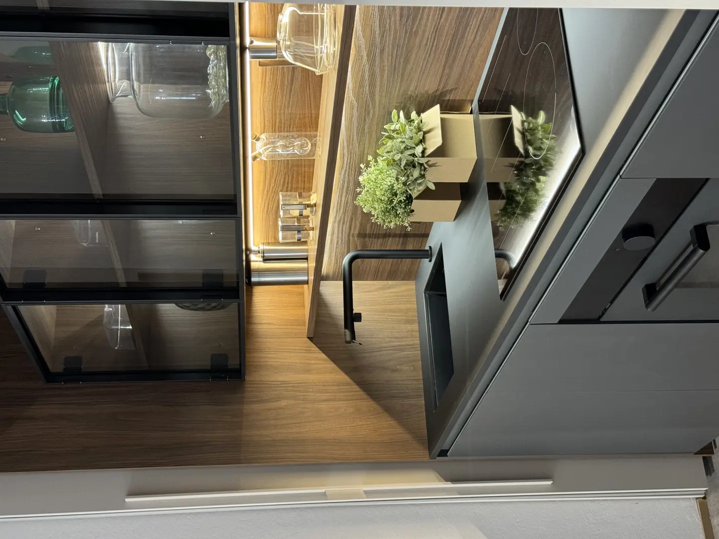 composizione cucina con COLONNE RIENTRANTI 