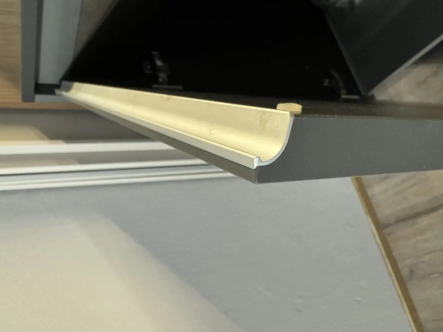 composizione cucina con COLONNE RIENTRANTI 