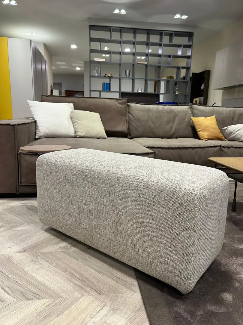 Pouf con tavolino