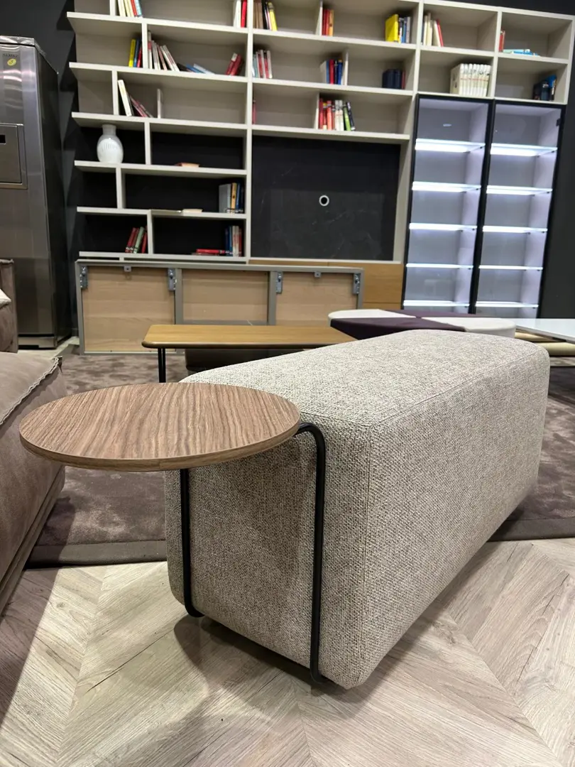 Pouf con tavolino