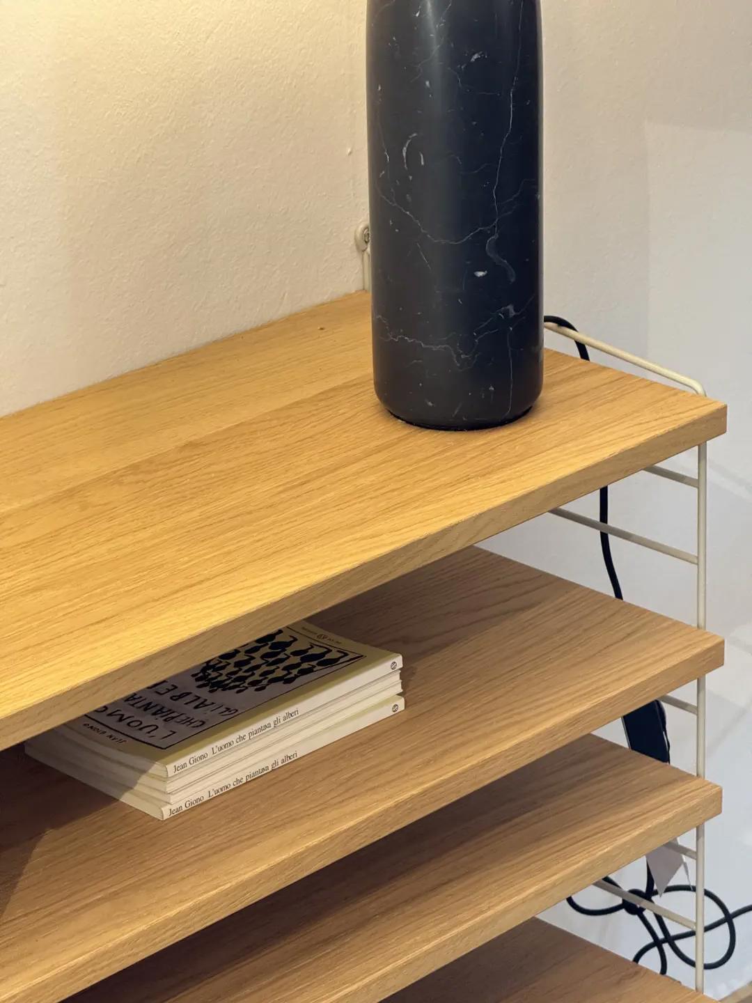 String composizione credenza sospesa con ante scorrevoli e ripiani rovere naturale