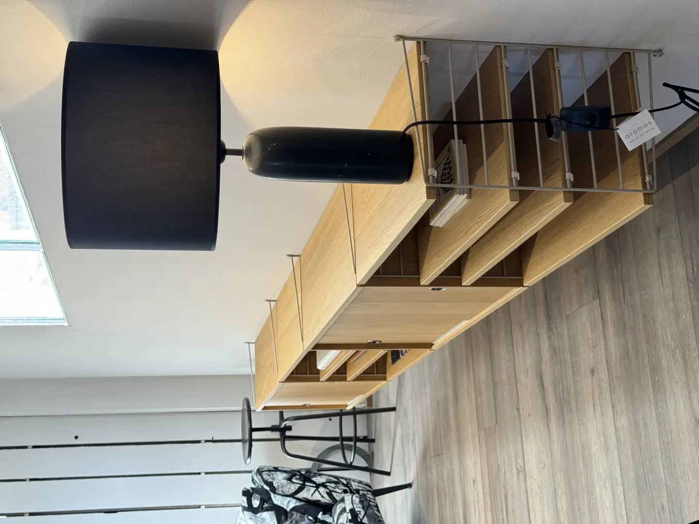 String composizione credenza sospesa con ante scorrevoli e ripiani rovere naturale