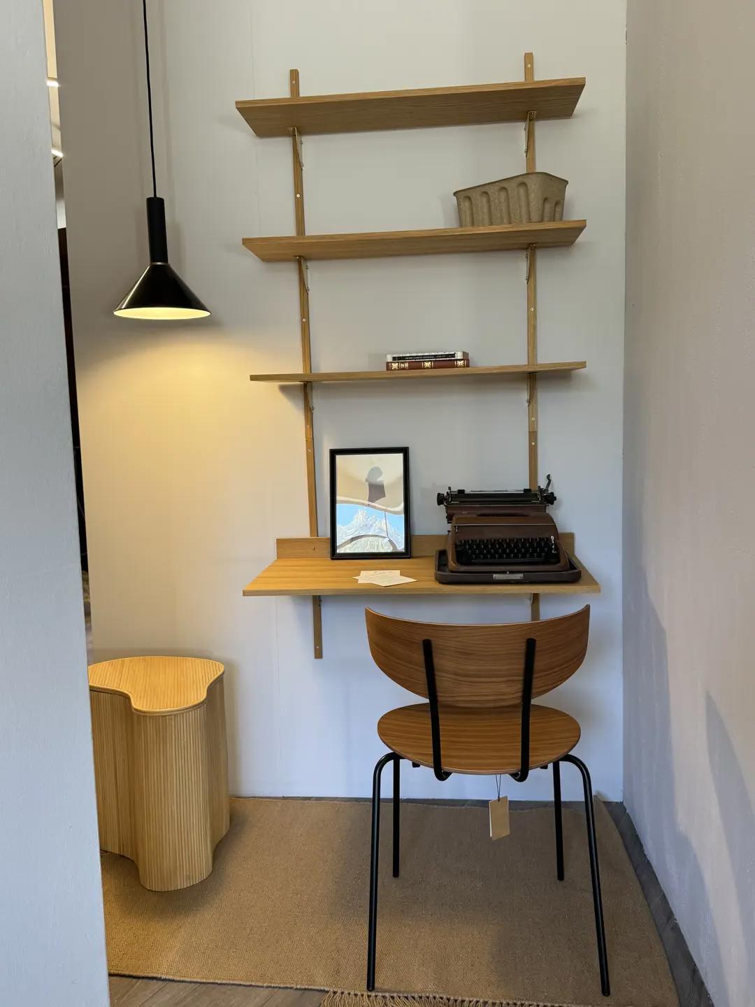 scrivania con libreria in legno massiccio Fermliving Sector