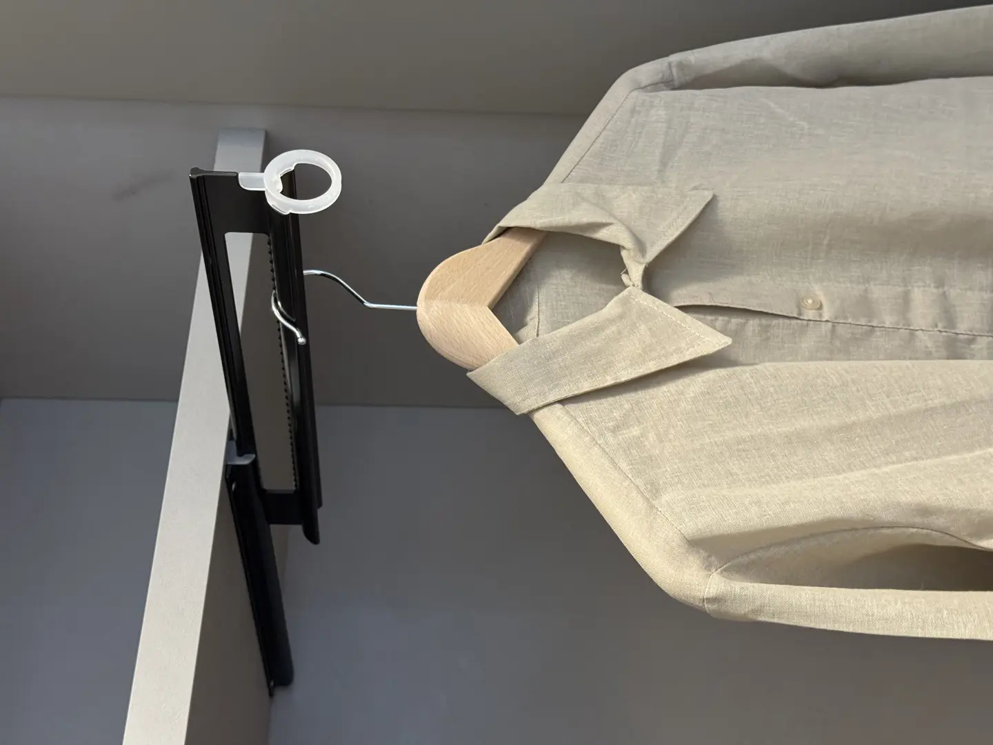 armadio Sinua battente profondità ridotta con nicchia studio-toeletta laccato opaco
