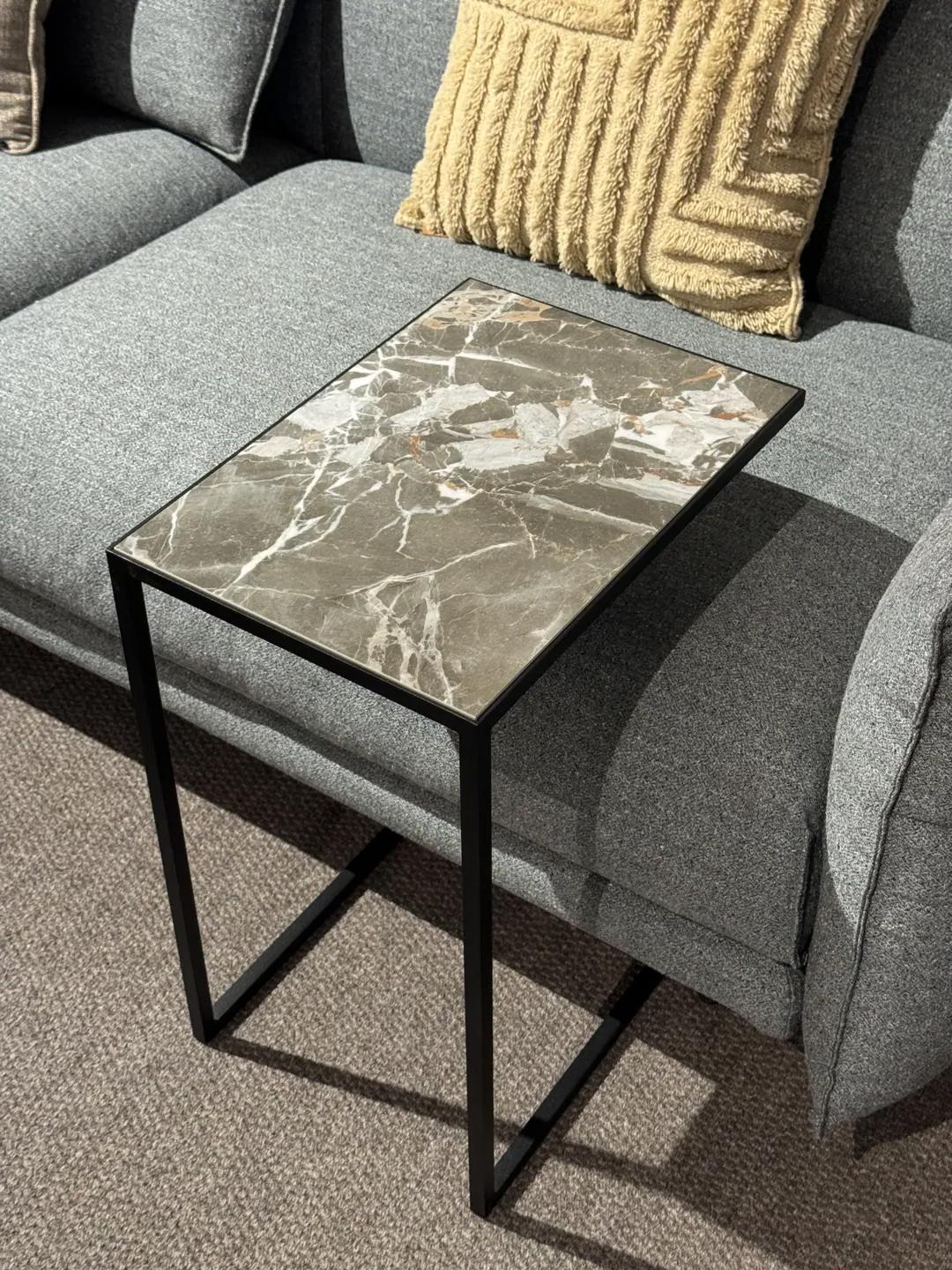 Quadro sofa tavolino in gres