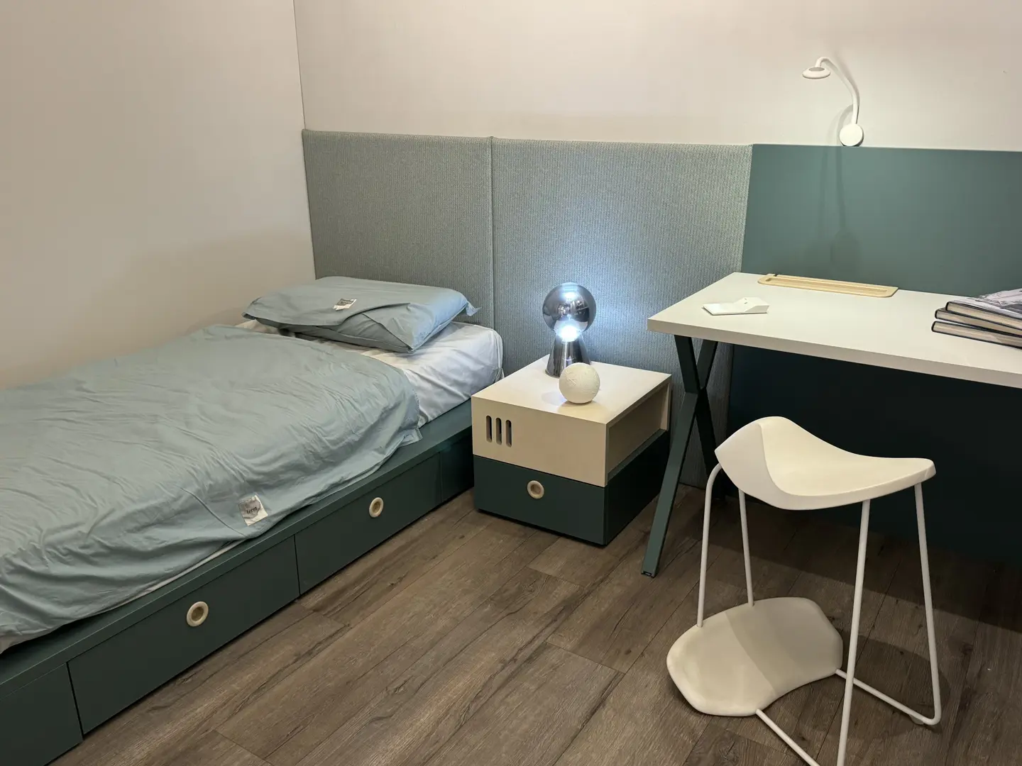 NIDI cameretta Pino e Nuvola con letto scrittoio boiserie e libreria