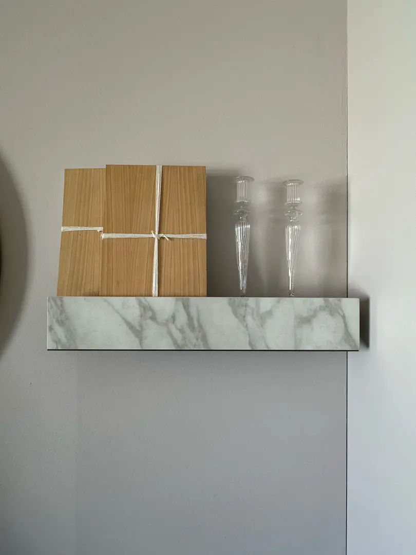 BIREX mensola con frontale ceramica lucida e pomoli