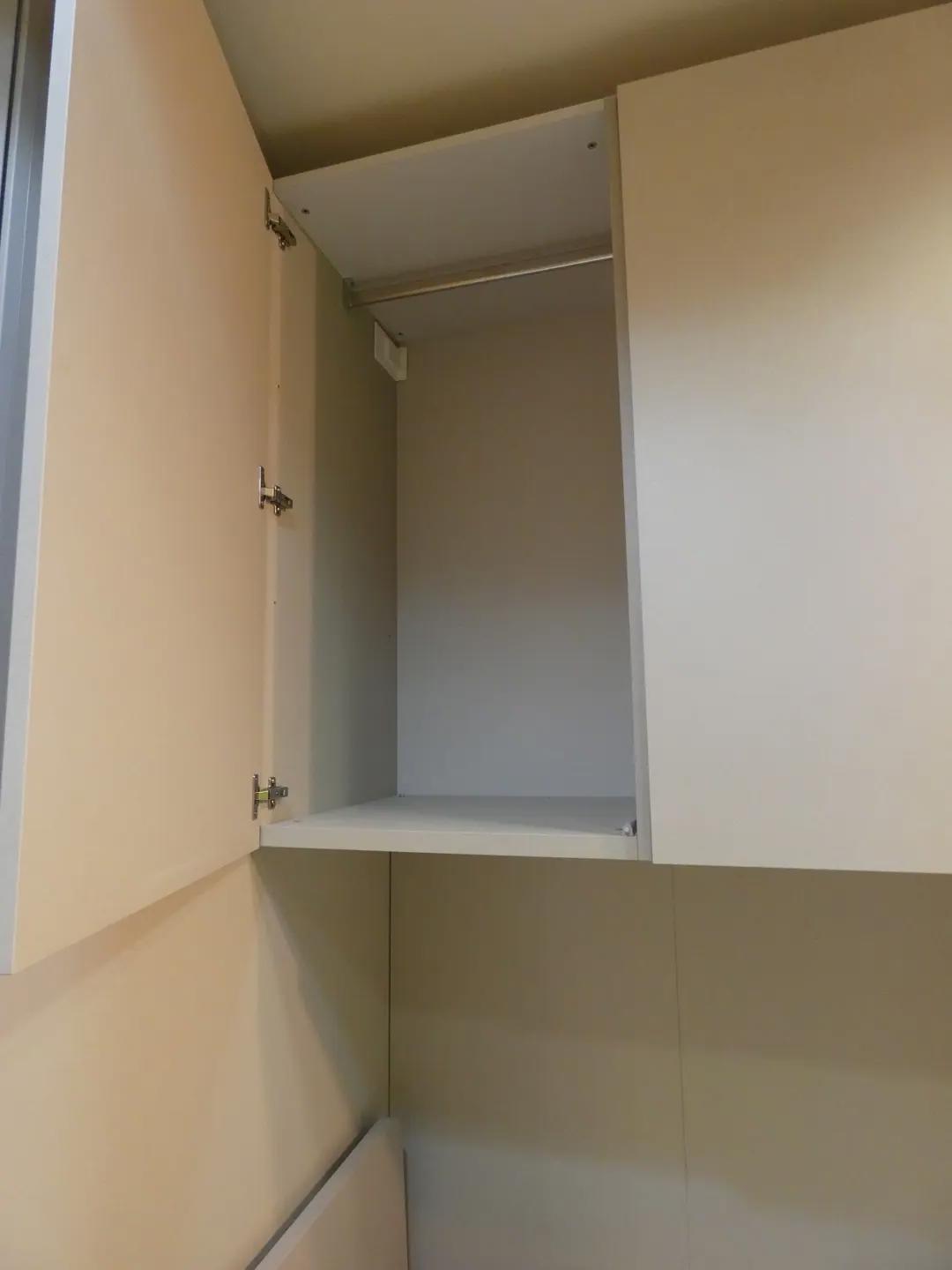 cameretta Mistal a ponte con angolo spogliatoio