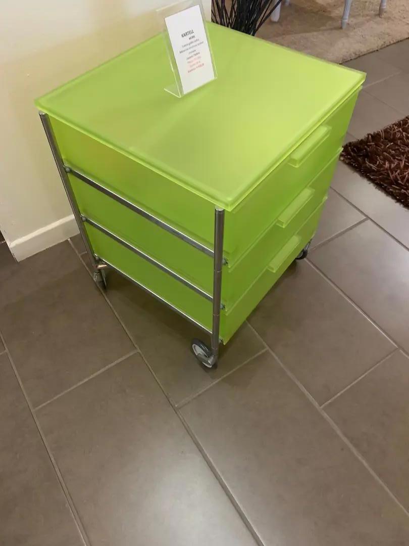 CASSETTIERA CON RUOTE KARTELL, MODELLO MOBIL