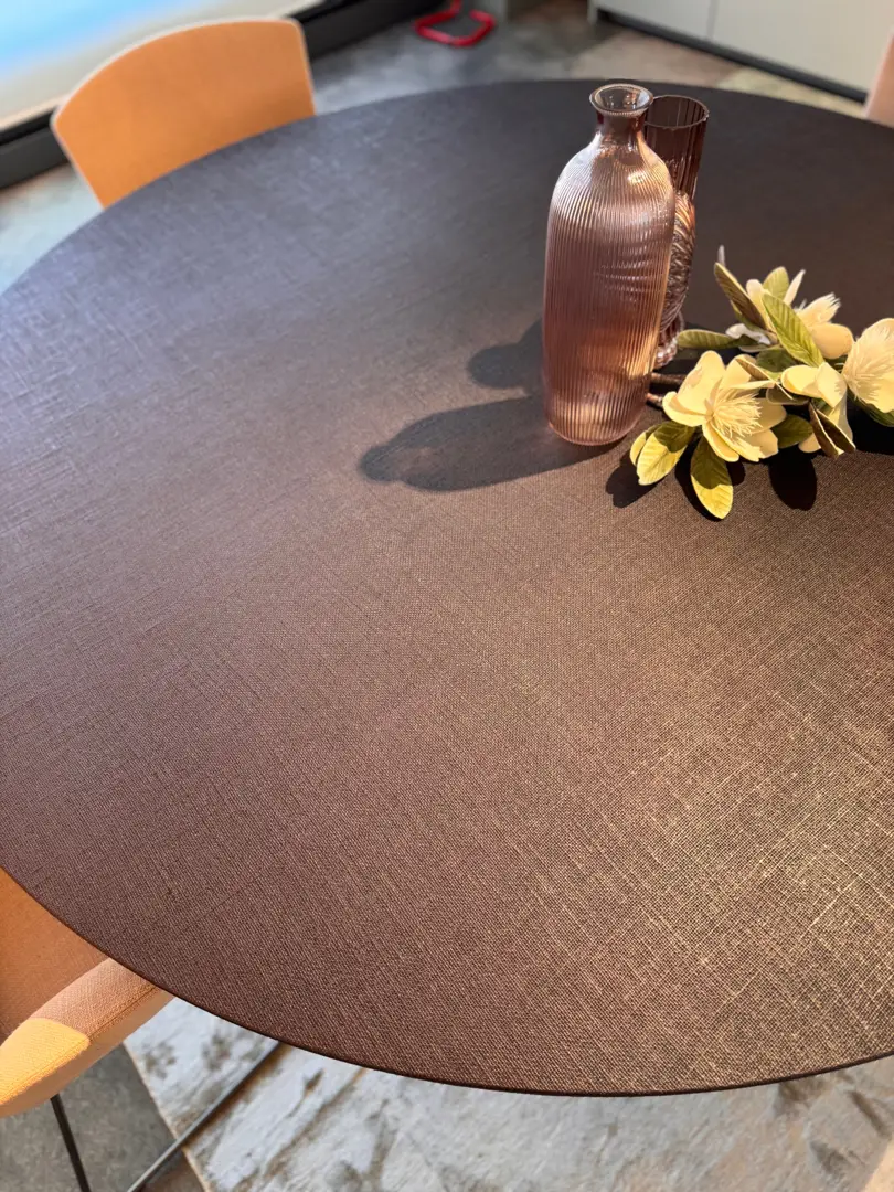 TAVOLO CLAY " DESALTO  " CON 4 SEDIE CALUM " DESALTO " OUTLET EXPO'