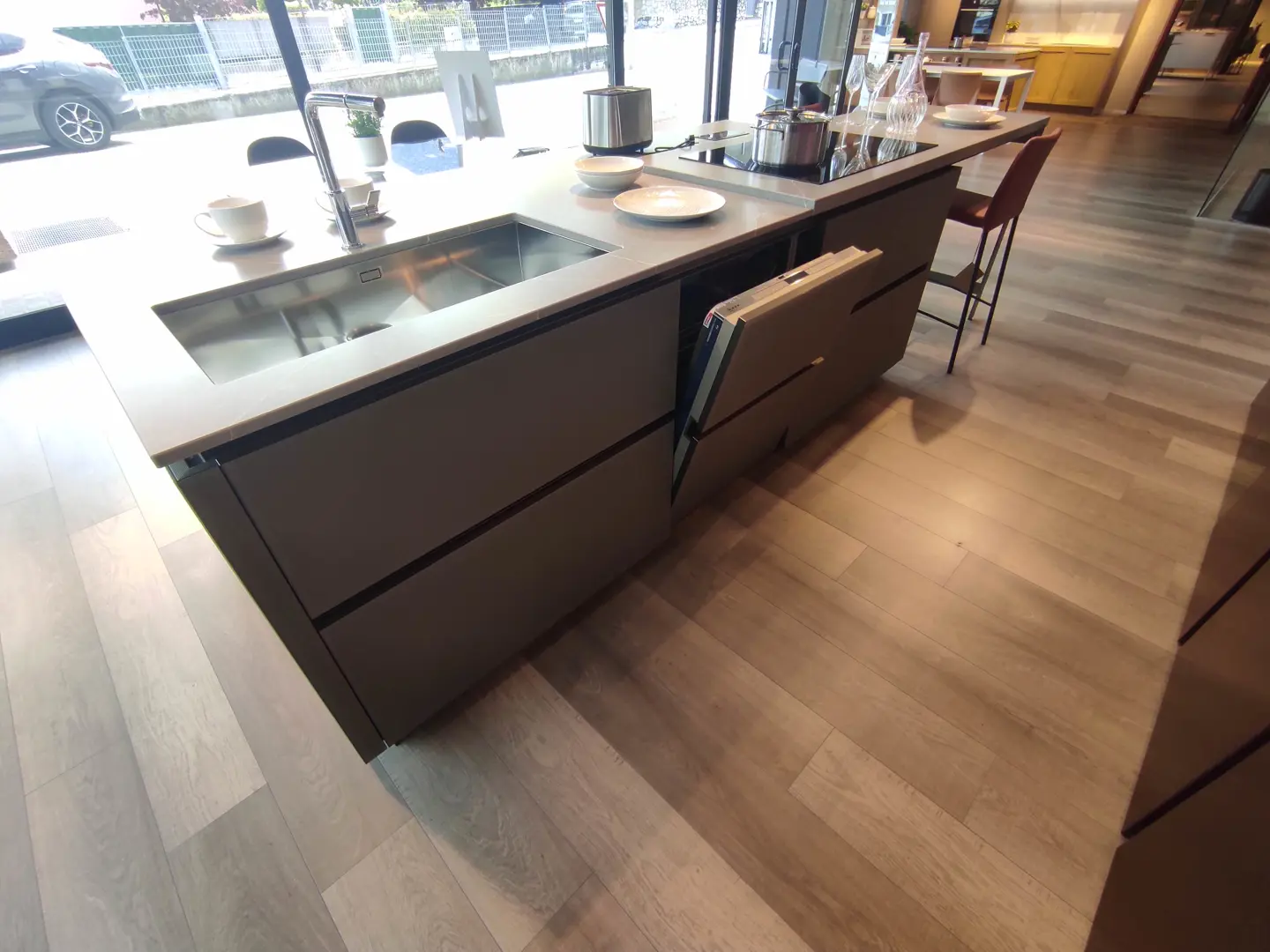 CUCINA MOD. LOUNGE LACCATO METALLO ROSSO