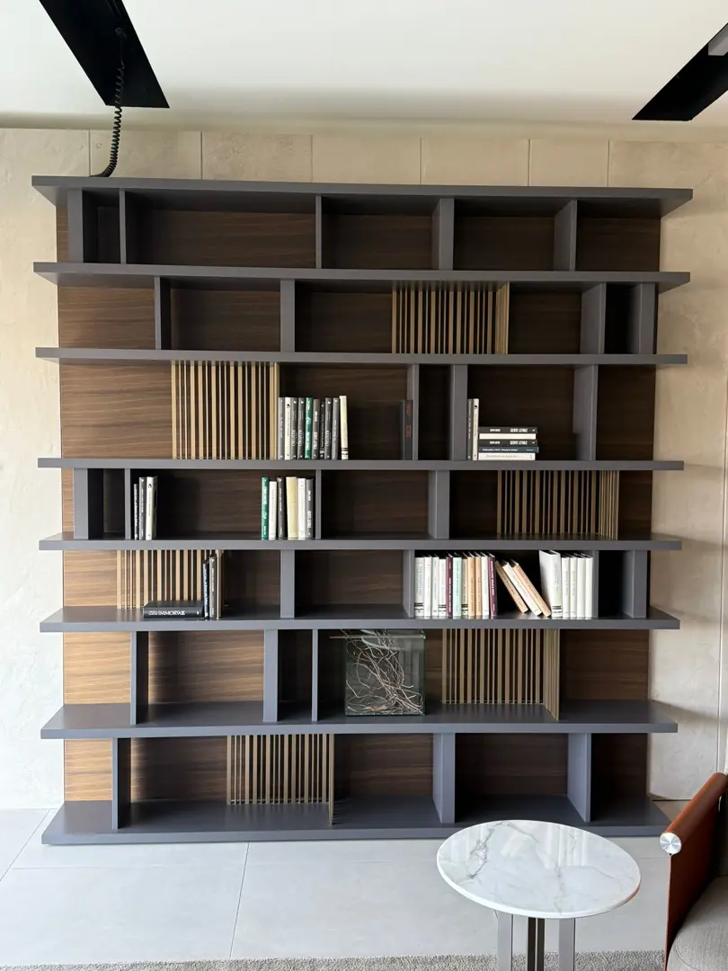 Turati T4 LIBRERIA