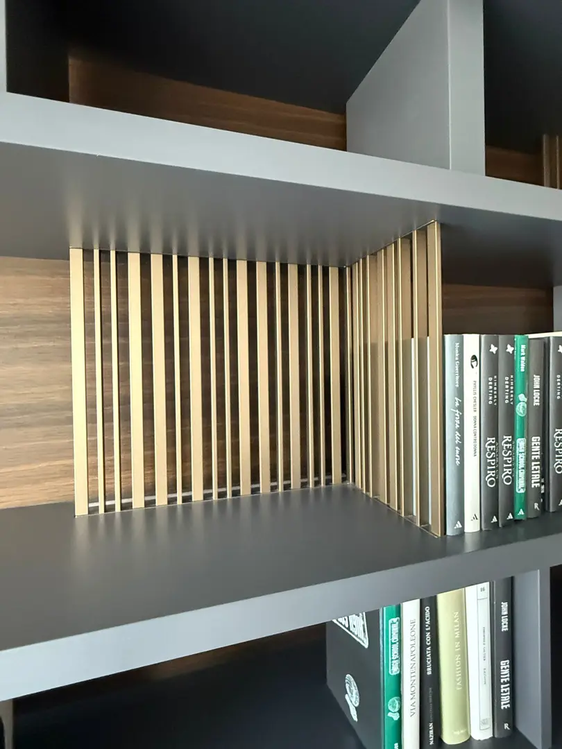 Turati T4 LIBRERIA