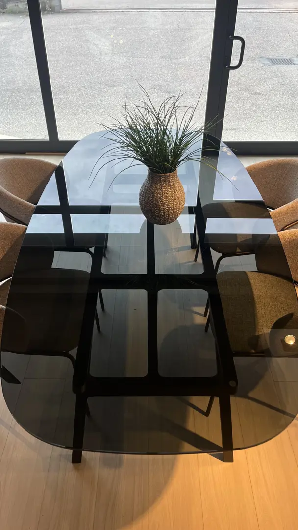 Kristalia Tavolo Bottega 220 x 110 in cristallo fumé con basamento in frassino nero