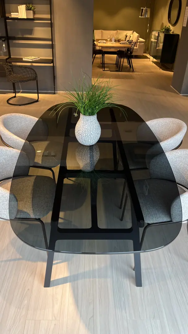 Kristalia Tavolo Bottega 220 x 110 in cristallo fumé con basamento in frassino nero