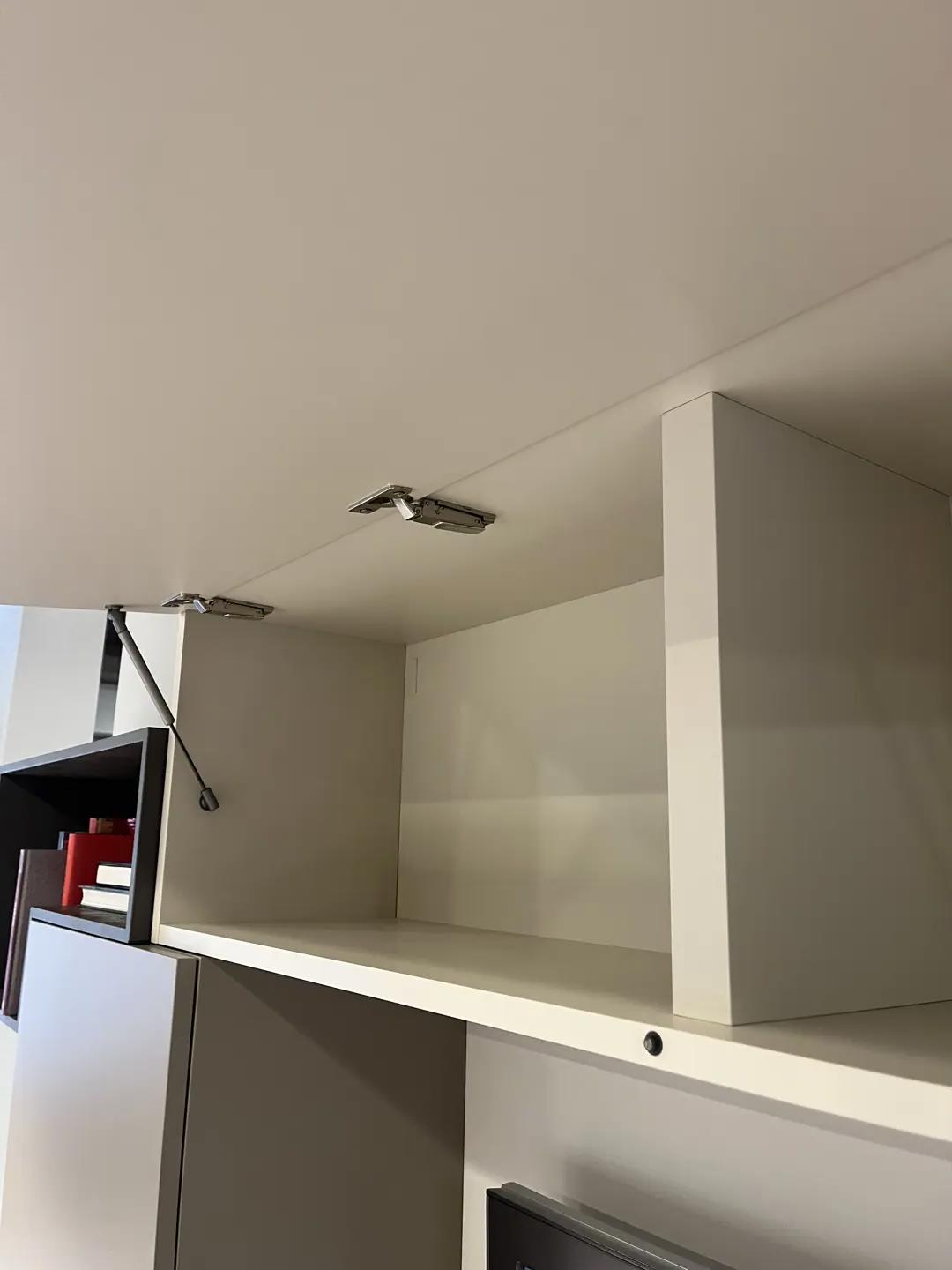 Soggiorno mod. Lampo Noce Canaletto e laccato opaco ombra 360 x 52.5 cm