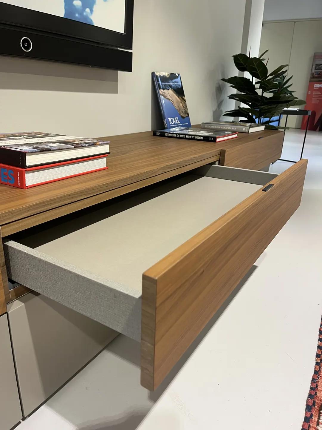 Soggiorno mod. Lampo Noce Canaletto e laccato opaco ombra 360 x 52.5 cm