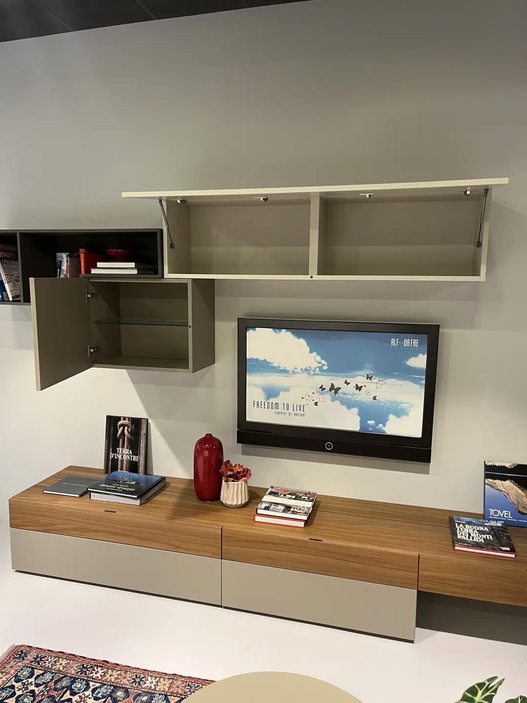 Soggiorno mod. Lampo Noce Canaletto e laccato opaco ombra 360 x 52.5 cm