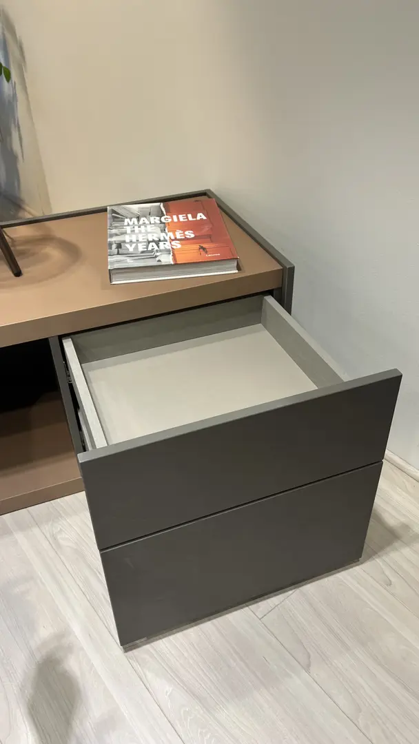 Como Filo Open 119 x 93.5 x 44 e 2 comodini Filo Open 74 x 43.5 x 44 Laminato Loto Terra e Laccato 
