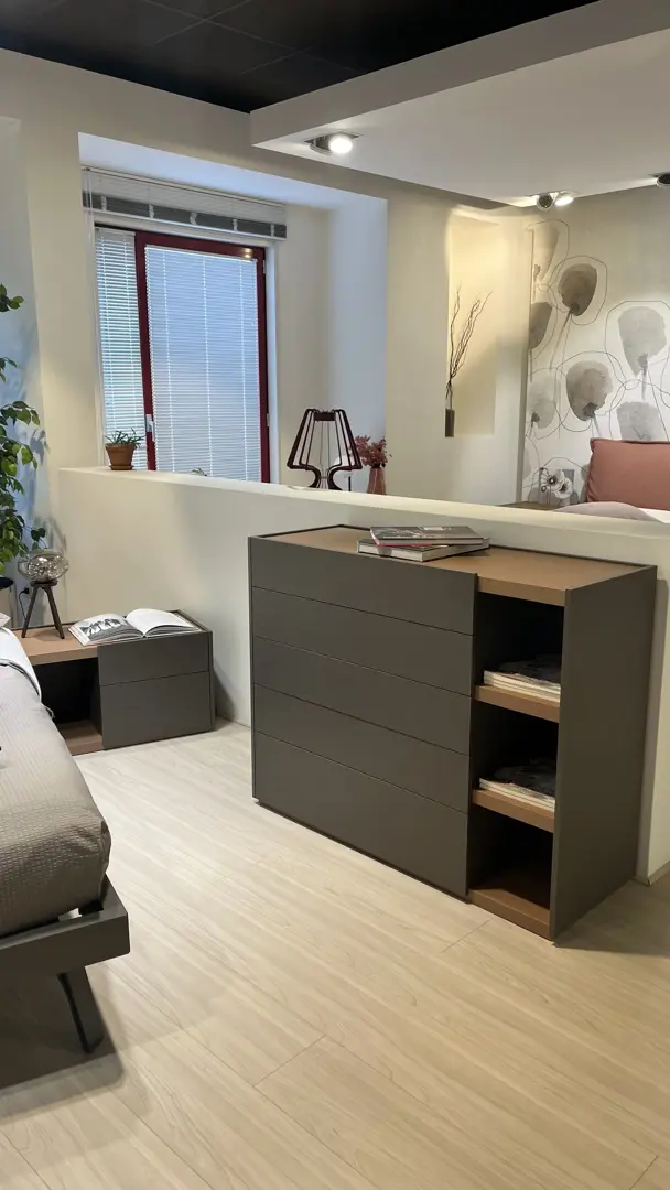 Como Filo Open 119 x 93.5 x 44 e 2 comodini Filo Open 74 x 43.5 x 44 Laminato Loto Terra e Laccato 