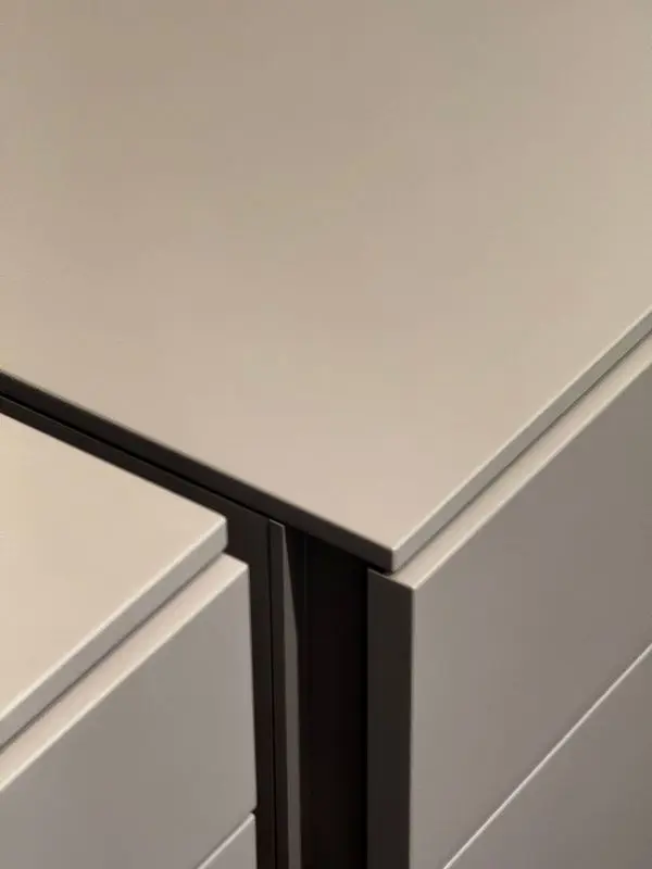 gruppo comò e 2 comodini Florens laccato Ghiaia Lema