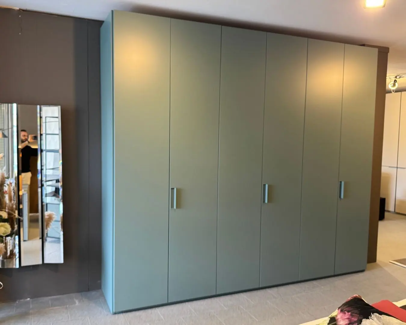 Armadio Lema Prima 6 ante battenti laccato verde Timo maniglia incasso