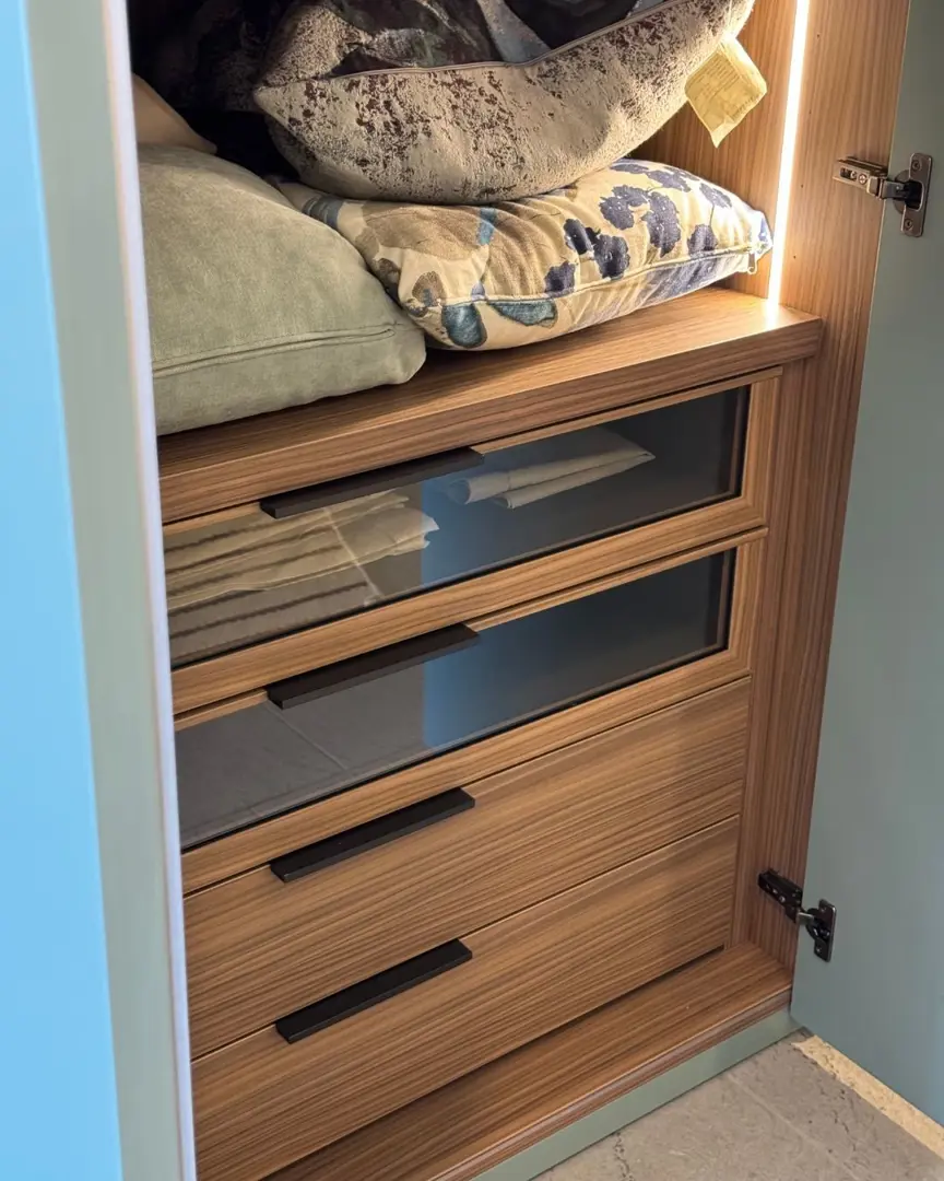 Armadio Lema Prima 6 ante battenti laccato verde Timo maniglia incasso