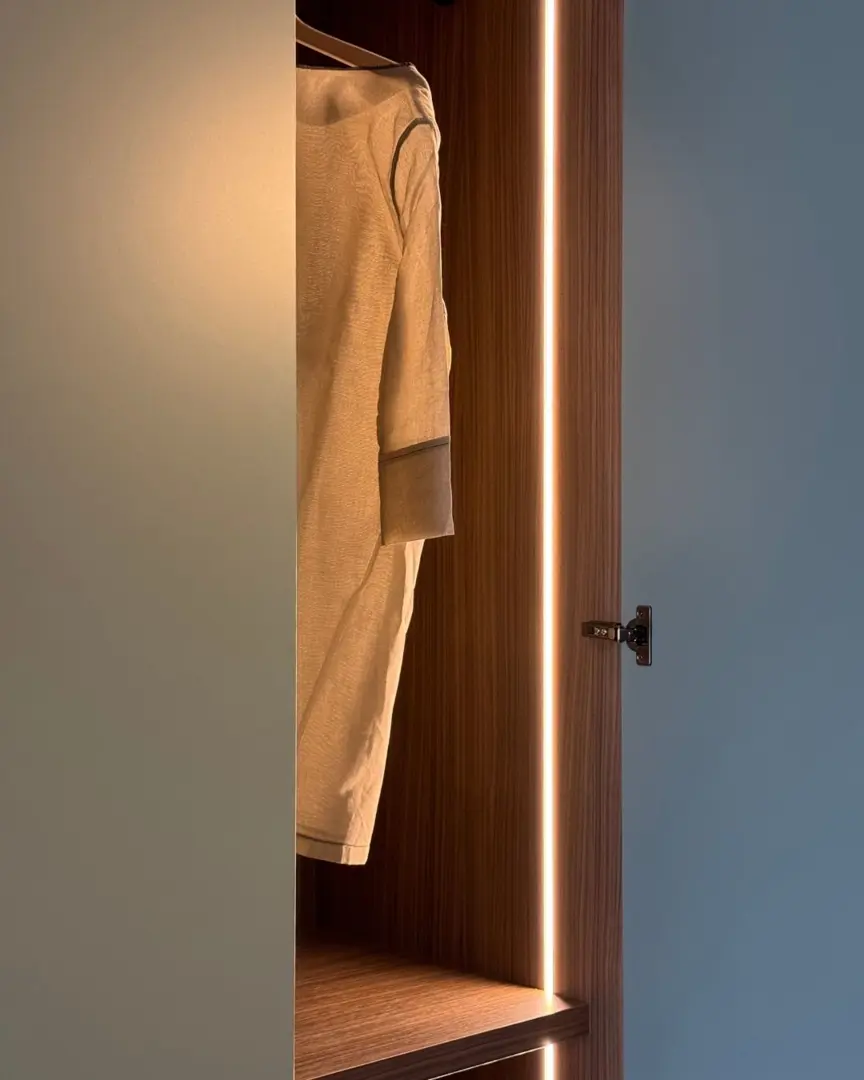 Armadio Lema Prima 6 ante battenti laccato verde Timo maniglia incasso