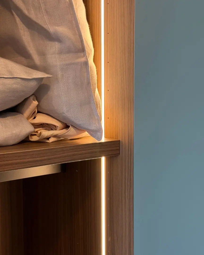 Armadio Lema Prima 6 ante battenti laccato verde Timo maniglia incasso