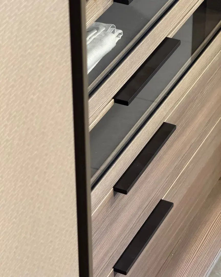 Armadio complanare Text Lema