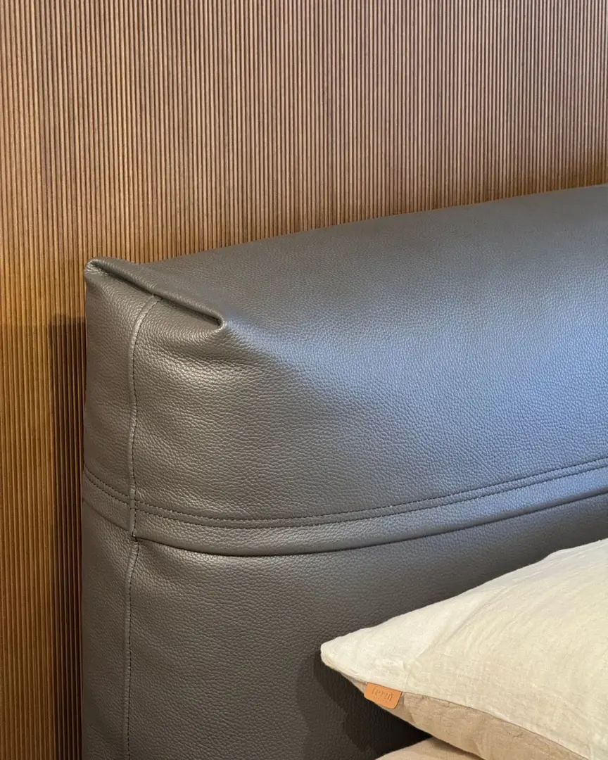 Boiserie W-Line Lema noce con cassettiera sospesa LT40 laccato lucido Seta