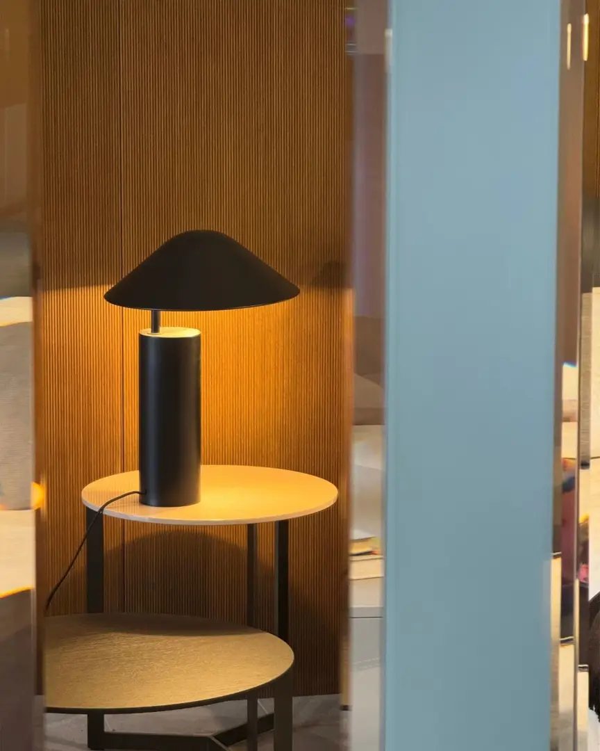 Boiserie W-Line Lema noce con cassettiera sospesa LT40 laccato lucido Seta