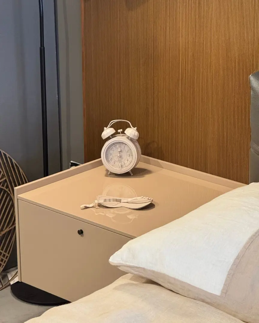 Boiserie W-Line Lema noce con cassettiera sospesa LT40 laccato lucido Seta