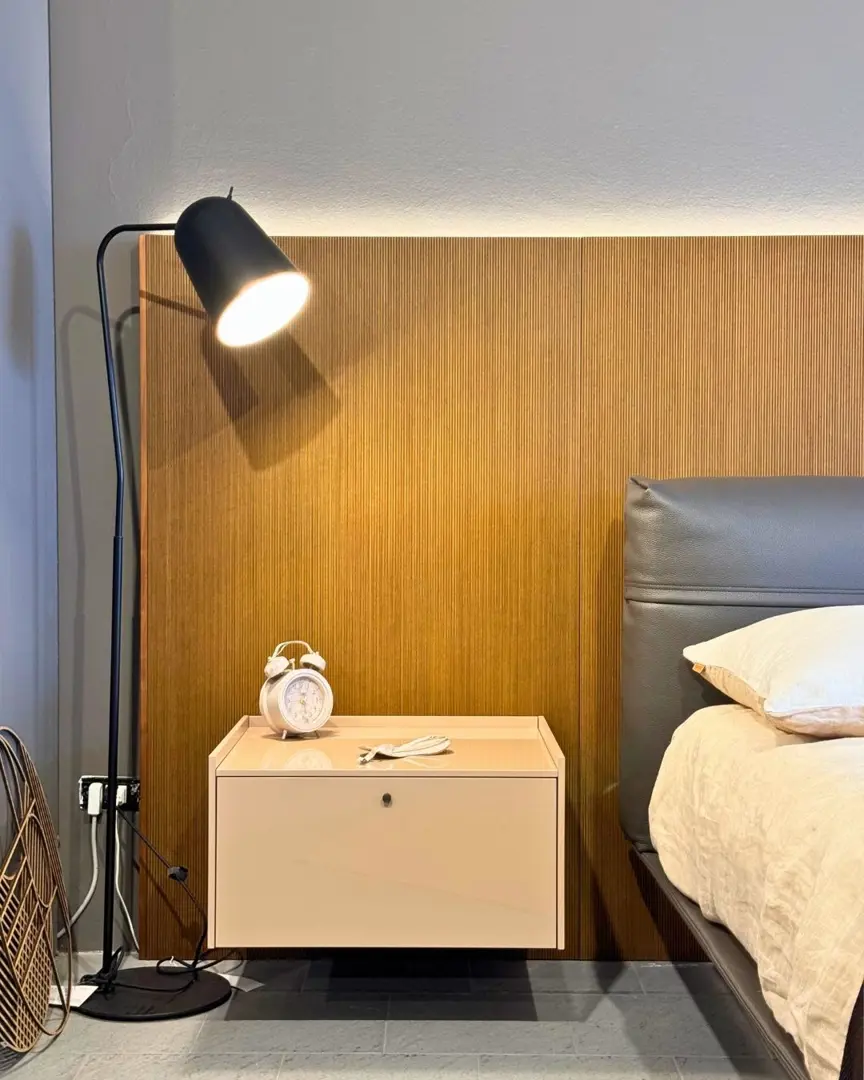 Boiserie W-Line Lema noce con cassettiera sospesa LT40 laccato lucido Seta