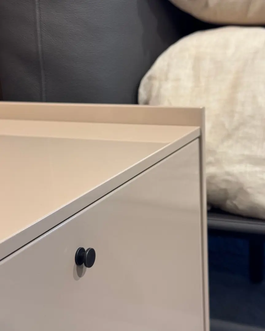 Boiserie W-Line Lema noce con cassettiera sospesa LT40 laccato lucido Seta