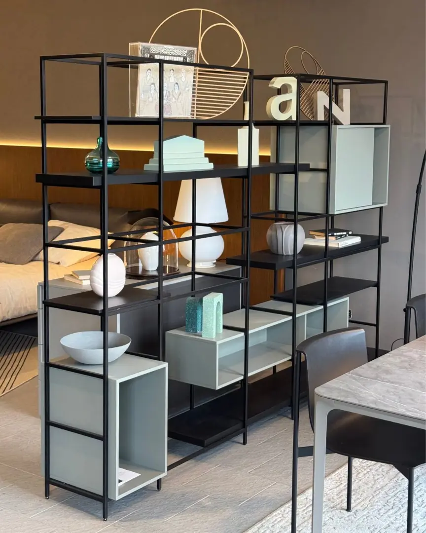 Plain libreria lema con contenitori verde Salvia