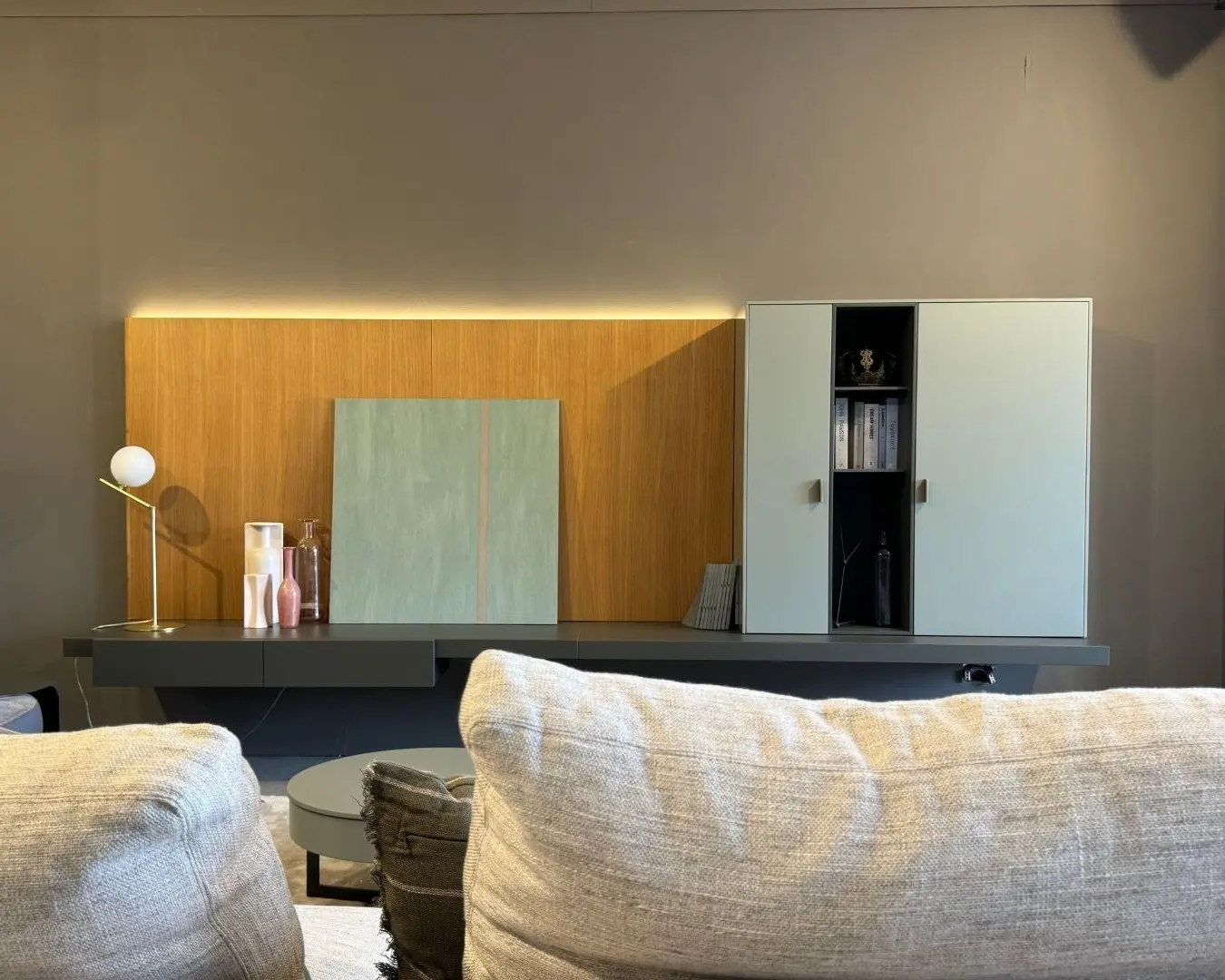 Libreria LT40 Lema sospesa con boiserie noce