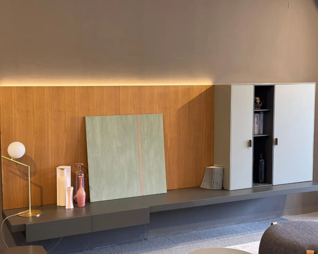 Libreria LT40 Lema sospesa con boiserie noce